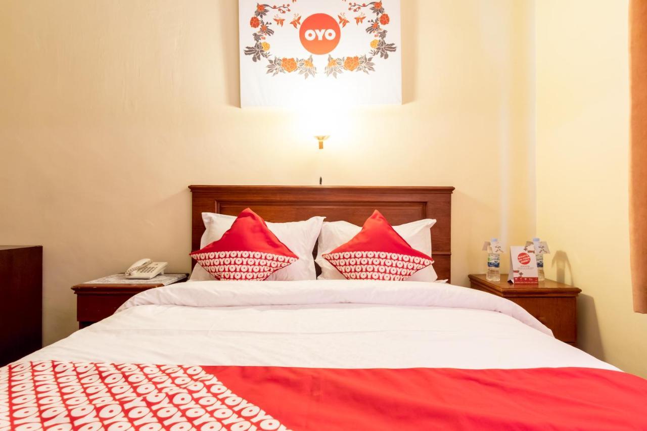 Oyo 1030 Hotel Bumi Asih Medan Exterior photo
