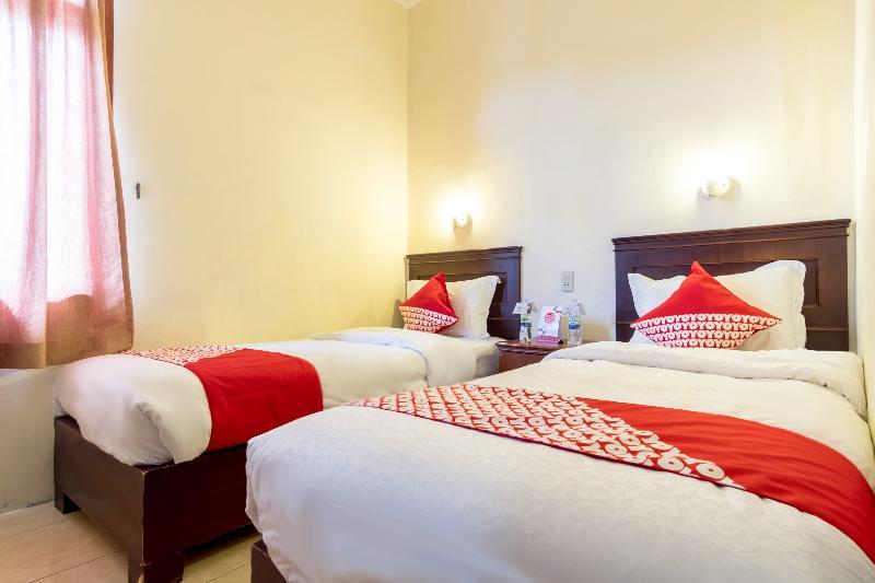 Oyo 1030 Hotel Bumi Asih Medan Exterior photo